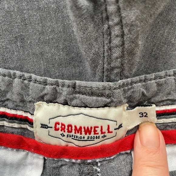 Cromwell Chino Style Shorts - Picture 3 of 8